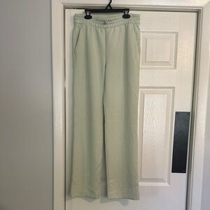 Lululemon Softstreme Sweatpants. Size 6